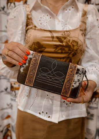 The Boot Stitch Wallet In Chocolate