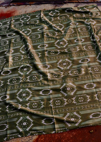 rodeo_western_fashion_silk_satin_turquoise_handmade_handcrafted_concho_scarfslide_slide_wildrag_wild_rag_neck_scarf_tie_necktie_floral_scarves_bucking_bronco_campdraft_barrel_racing_racer_linen_cutting_gingham_linen_8_seconds_ranch_life_cotton_western_toile_paisley_cowgirl_rodeo_poster_vintage_8_seconds_mack_and_co_designs_australia
