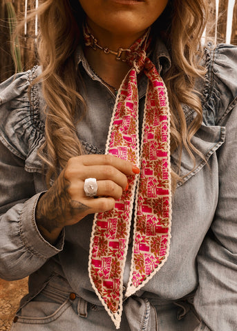 The Lover Girl Twilly