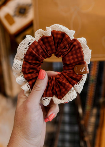 LD Lace Scrunchie