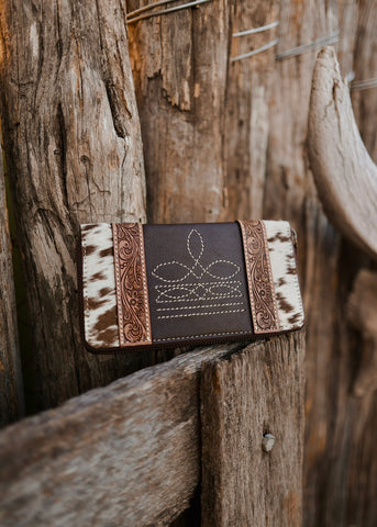 The Boot Stitch Wallet In Chocolate