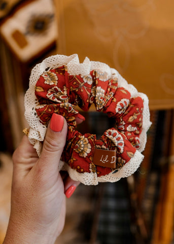 LD Lace Scrunchie