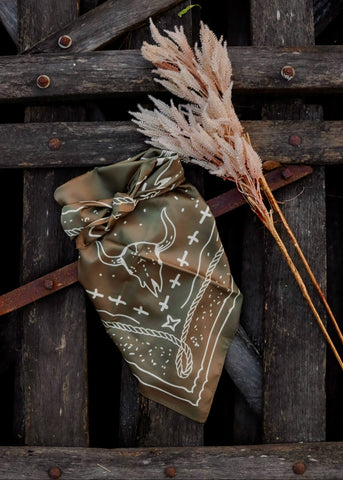 rodeo_western_fashion_silk_satin_desert_bison_handmade_handcrafted_concho_scarfslide_slide_wildrag_wild_rag_neck_scarf_tie_necktie_floral_scarves_bucking_bronco_campdraft_barrel_racing_racer_linen_cutting_gingham_paisley_cowgirl_mack_and_co_designs_australia