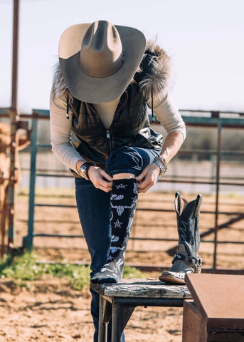 lucky_chuck_western_performance_socks_vintage_cowboys_cowgirls_rodeos_get_western_stars_cow_longhorn_cowboy_hats_black_white_hemp_compression_america_usa_mack_and_co_designs_australia