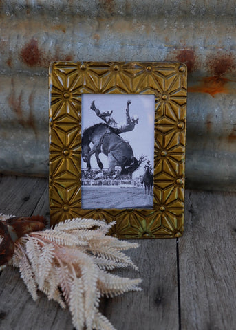 rustic_farmhouse_decor_photo_frame_mack_and_co_designs_australia