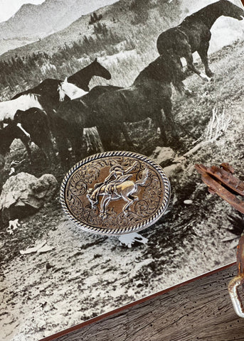 western_silver_rodeo_buckle_phone_grip_pop_socket_bucking_bronco_mack_and_co_designs_australia