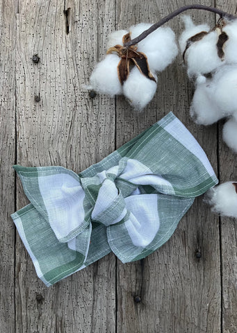 rodeo_western_fashion_handmade_handcrafted_concho_scarfslide_slide_wildrag_wild_rag_neck_scarf_tie_necktie_scarves_denim_campdraft_barrel_racing_racer_linen_gingham_cowgirl_mack_and_co_designs_australia