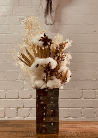 tin_vase_without_flowers_rustic_farmhouse_home_decor_corrugated_iron_handcrafted_handmade_mack_and_co_designs_australia
