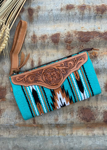 alice_saddle_blanket_clutch_tan_leather_mack_and_co_designs
